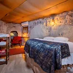 Hotel Saliche Cave *