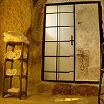 Saliche Cave Hotel *