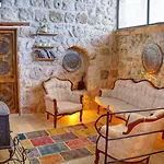 Saliche Cave Hotel *