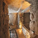 Saliche Cave Hotel *