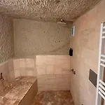 Saliche Cave Hotel *