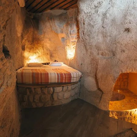 Saliche Cave Hotel *