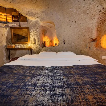 Отель Saliche Cave *