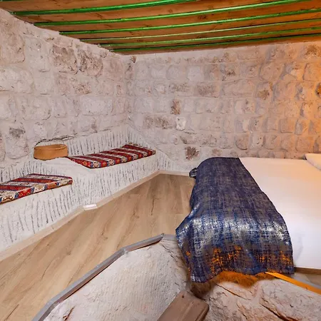 Saliche Cave Отель *