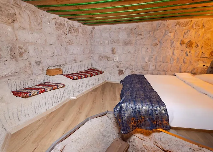 Saliche Cave Hotel *