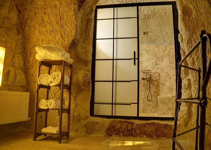 Saliche Cave Hotel *